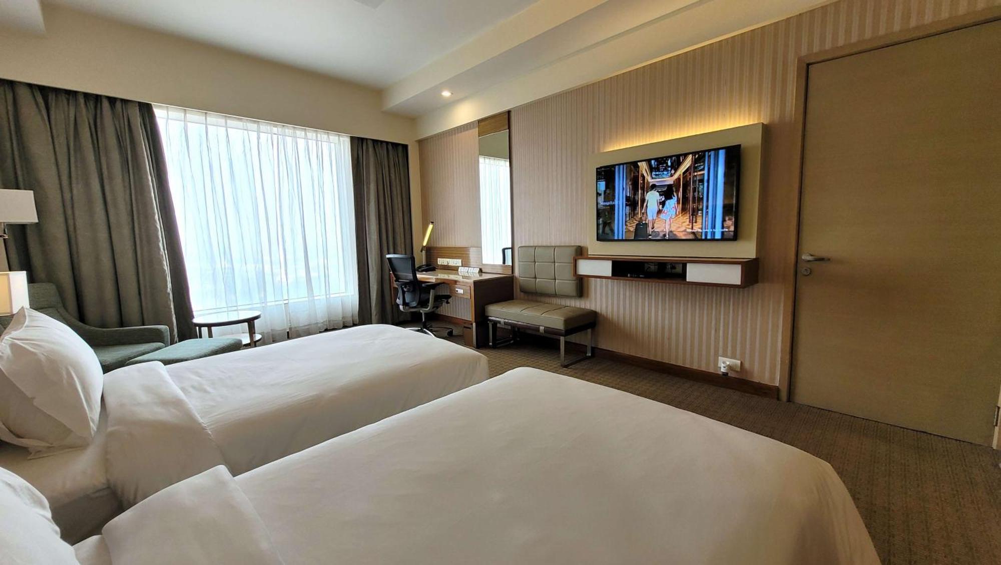 Radisson Blu Hotel, Greater Noida Bagian luar foto Deluxe room