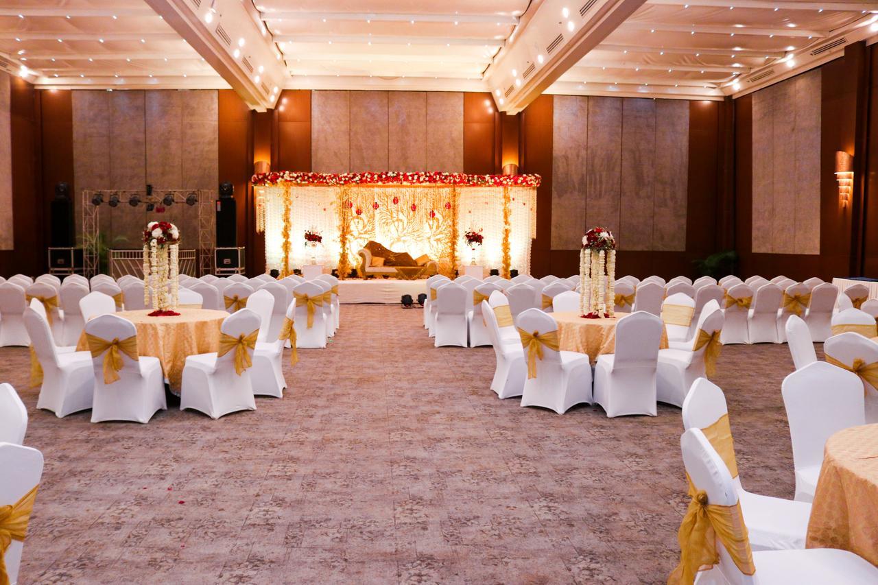 Radisson Blu Hotel, Greater Noida Bagian luar foto A wedding reception in India
